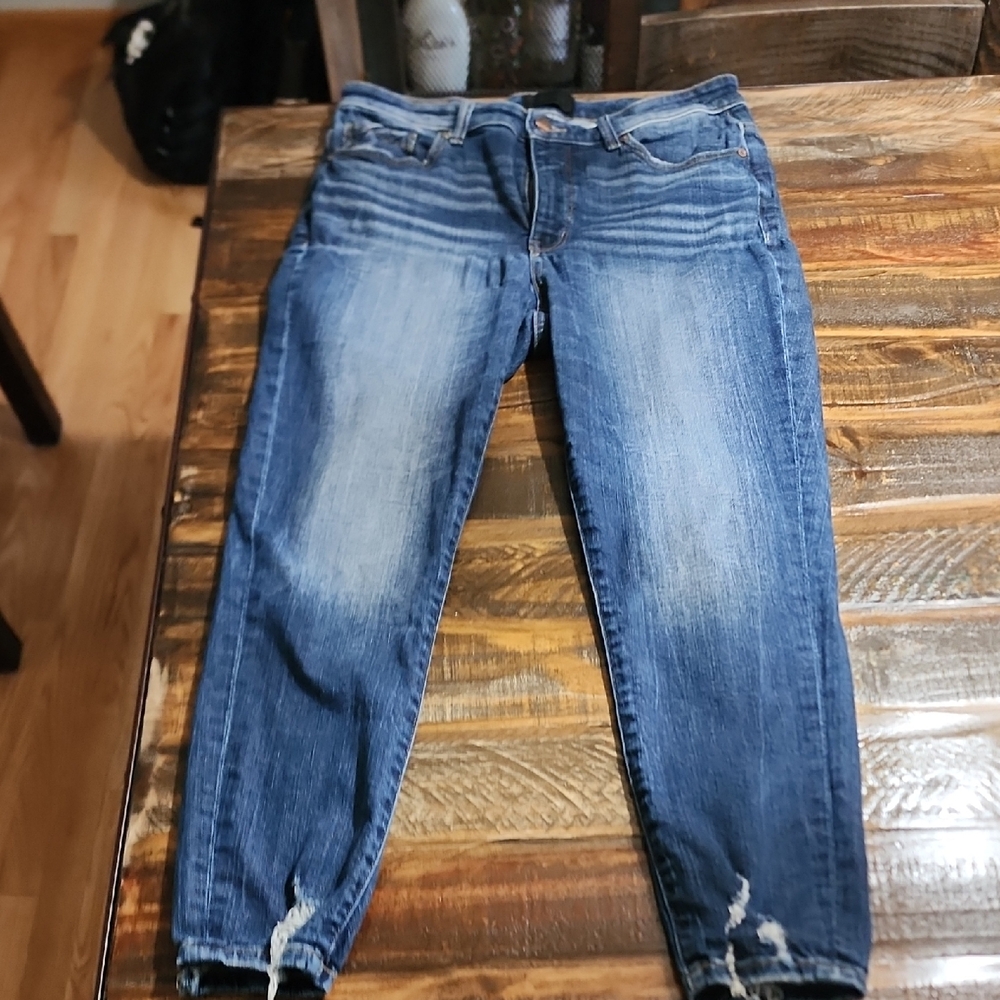 Blue Ankle Cropped Jeans with Distressed Hem
